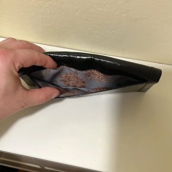 Hobo Black Leather Tri-Fold Wallet - Picture 10 of 10